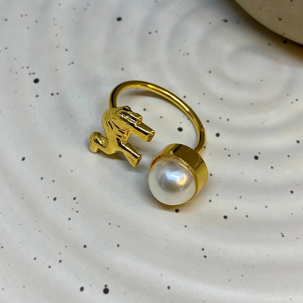Camel-Pearl Ring
