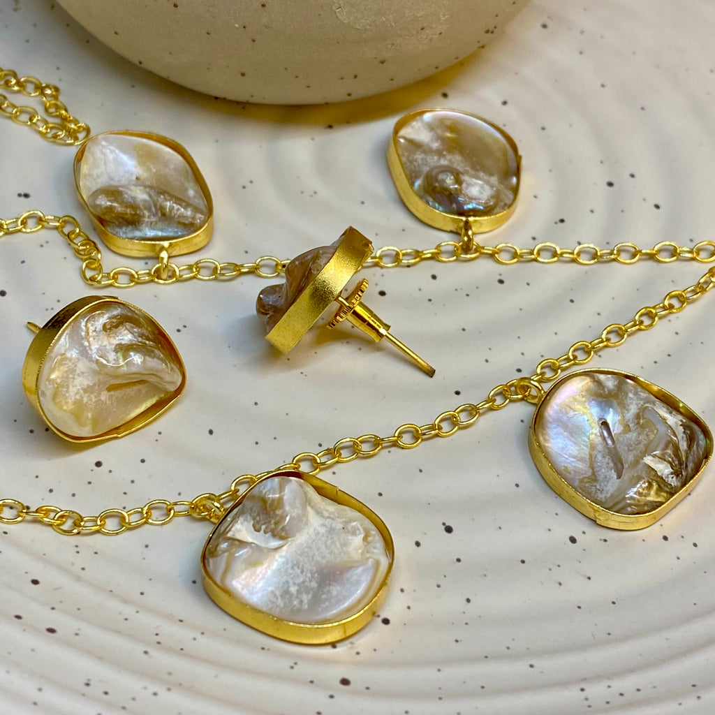 Baroque Pearl Pendent Set