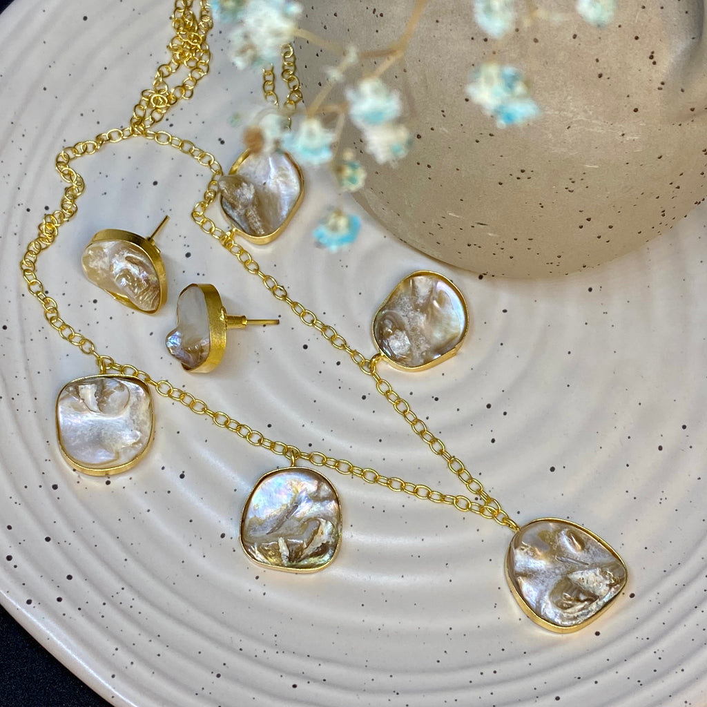 Baroque Pearl Pendent Set