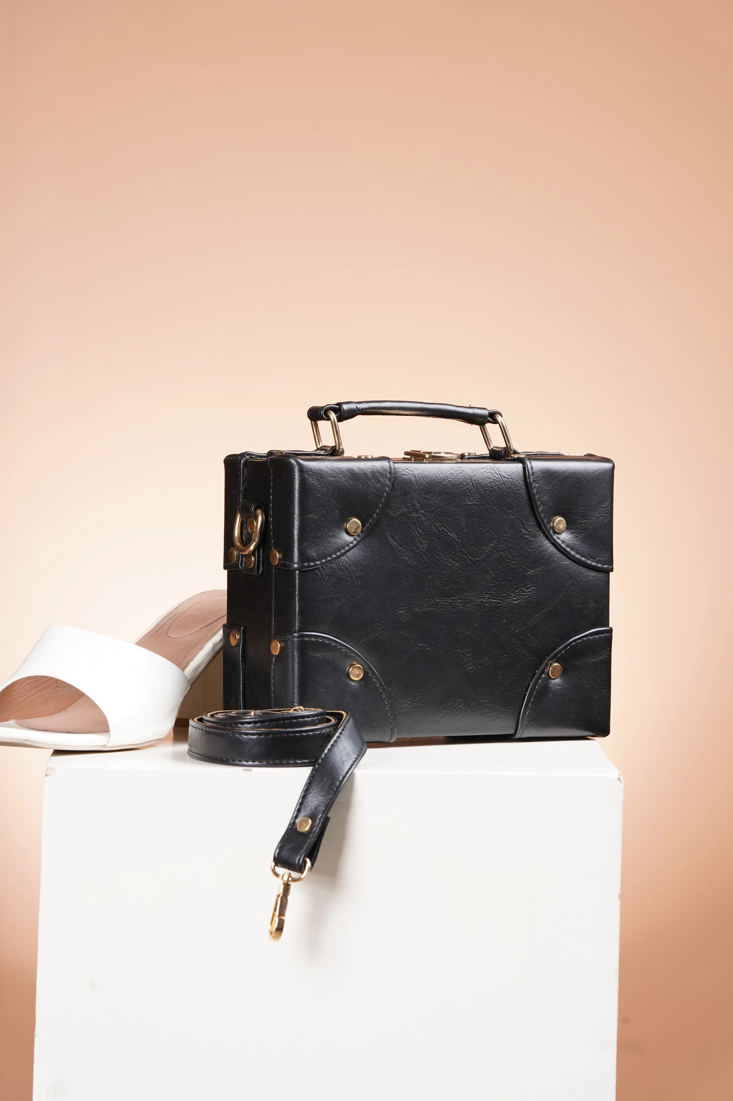 Vegan Leather Boxbag along with Sling - 06