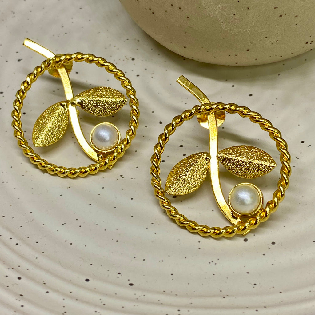 Leaf and Pearl Accent Earring