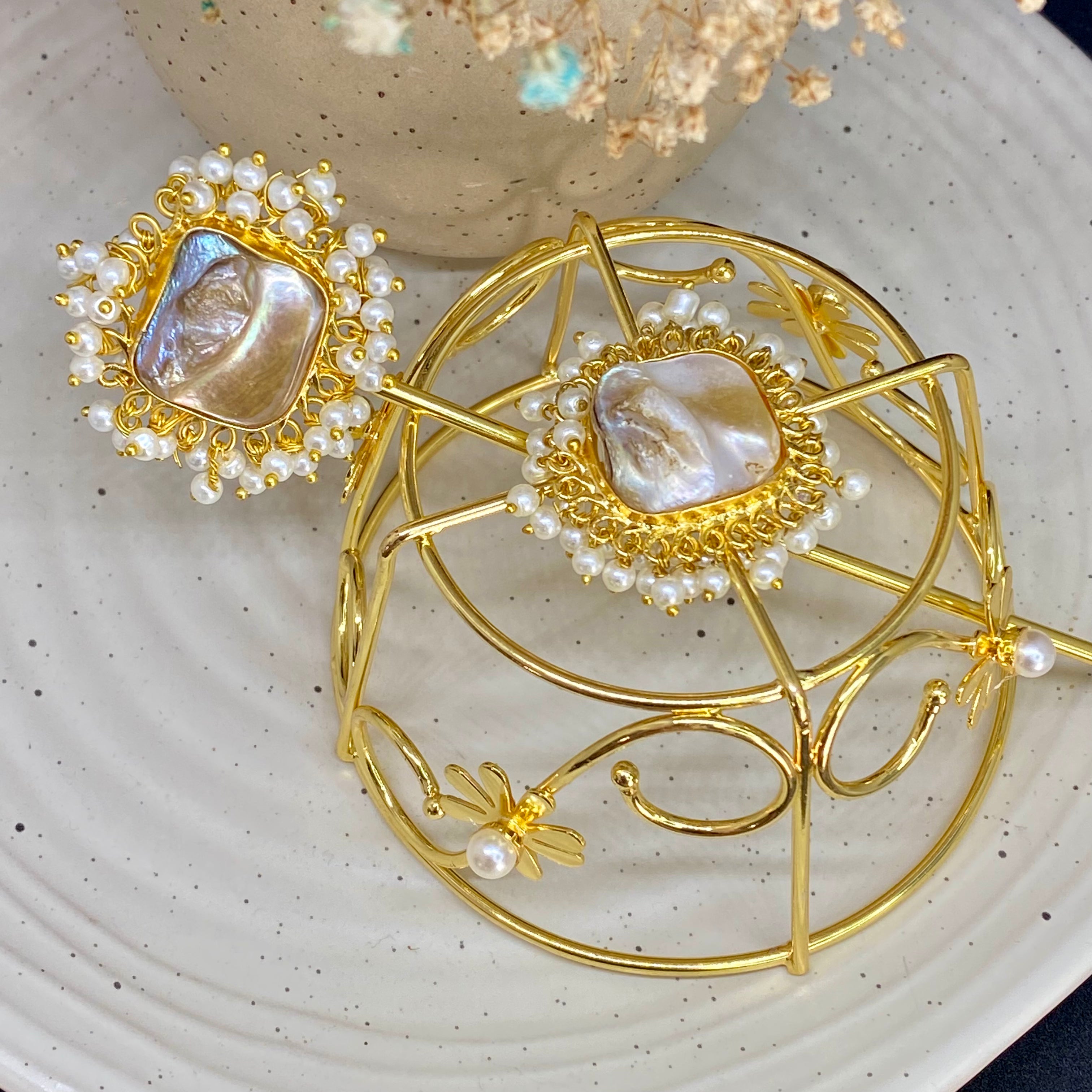 Baroque Pearl Metal Hair Bun - 10