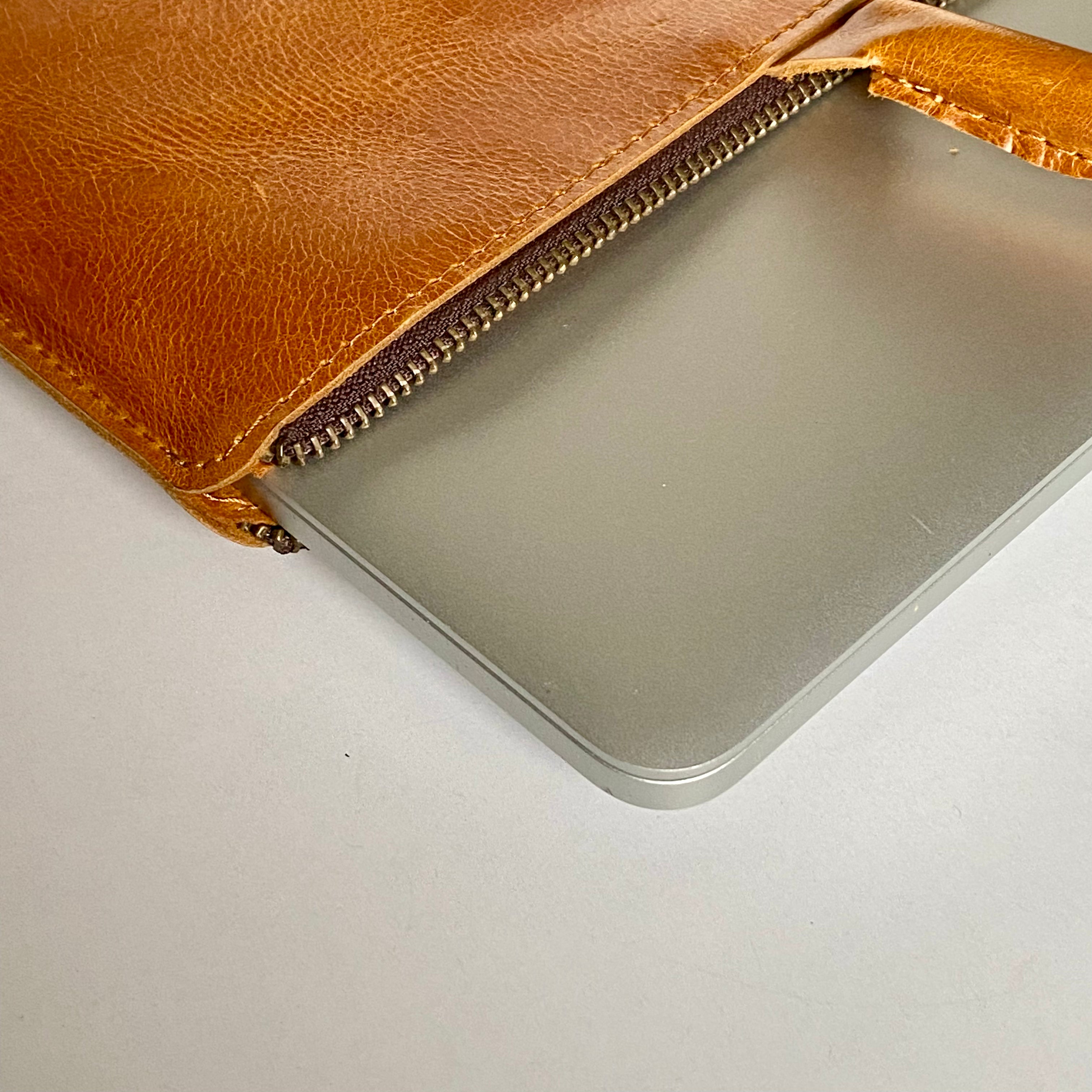 Laptop/Tablet Carry Case - 09