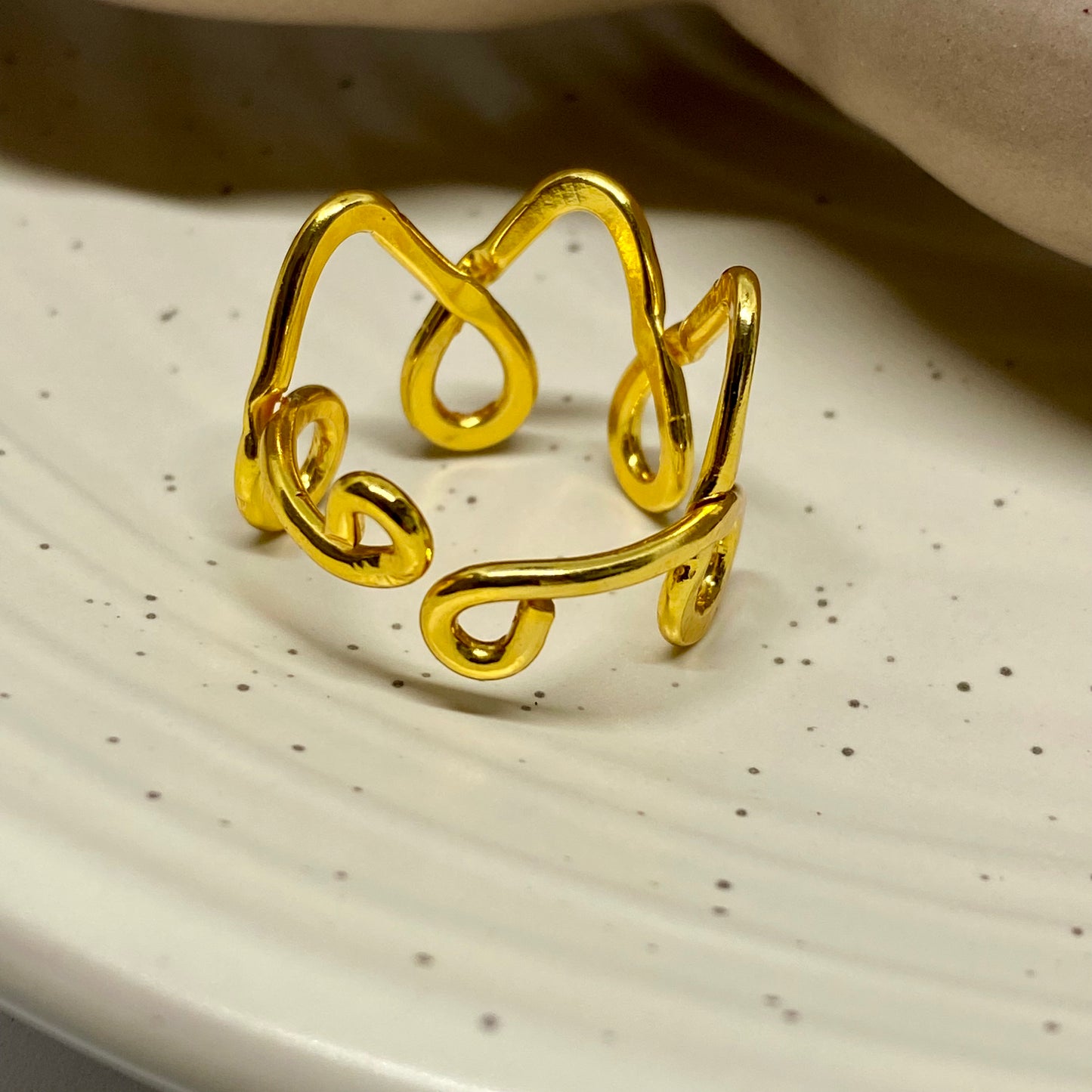 Intertwined Ring - 06