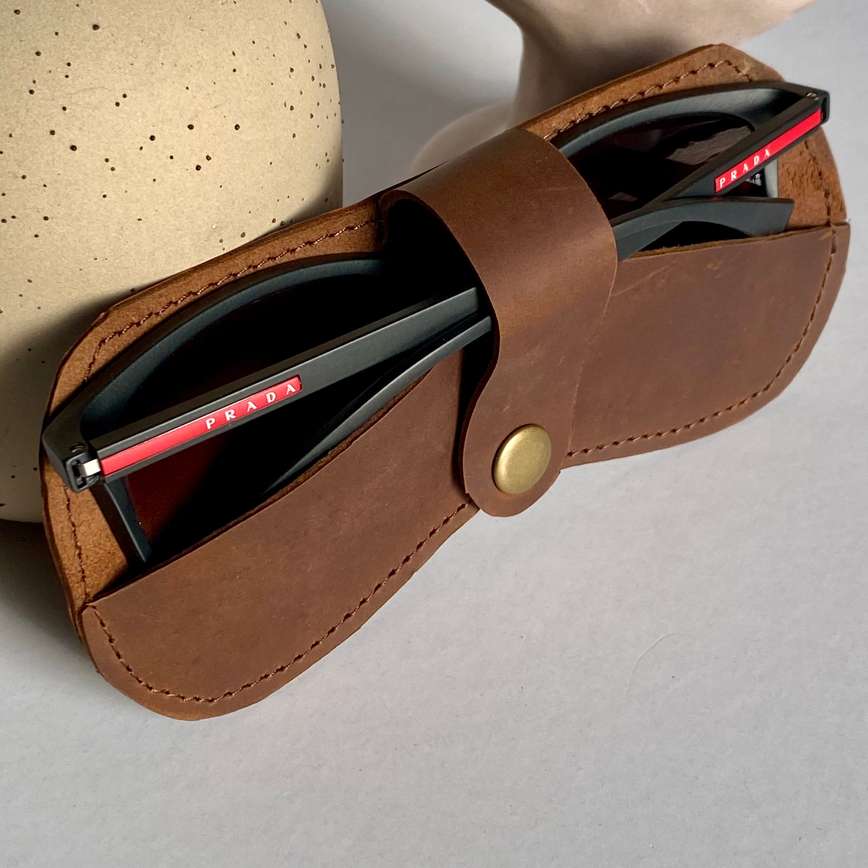Eyewear Holder - 04